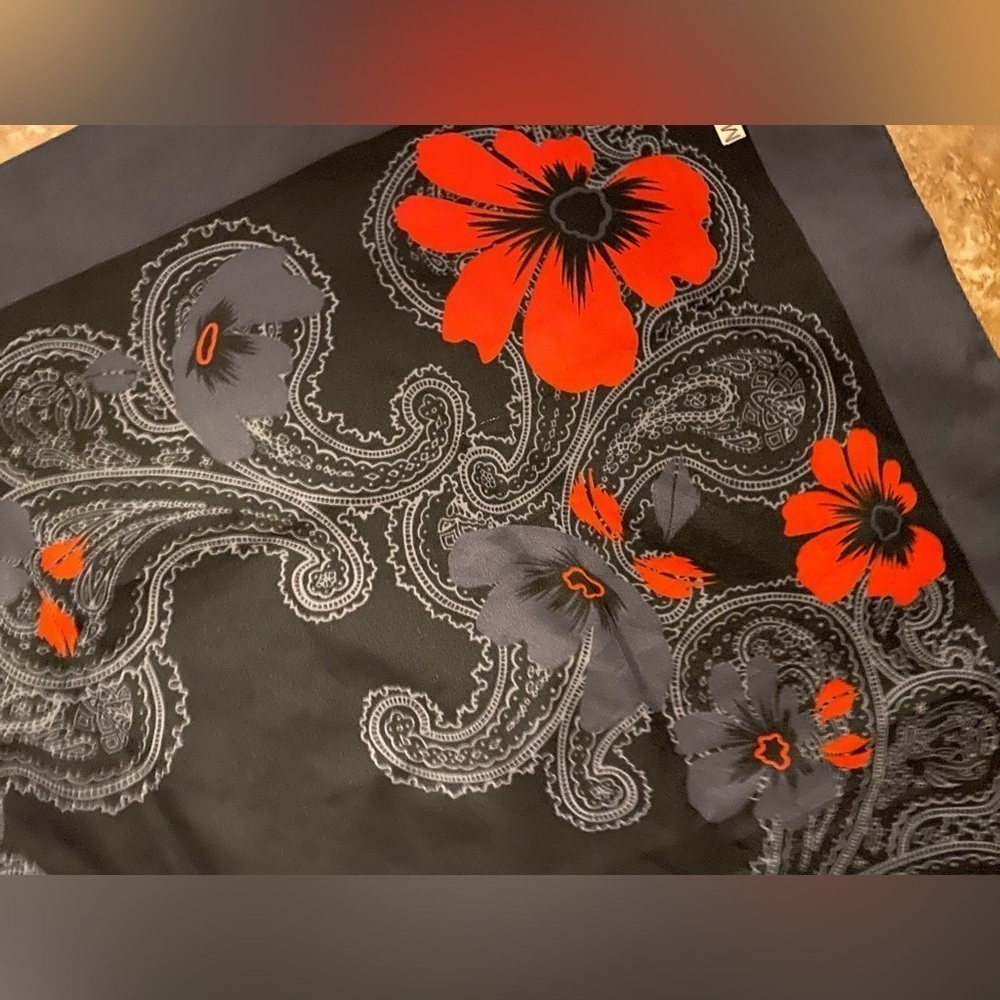Marco Corsari Poppies Italian Scarf 30” square 100% polyester made in Italy - Picture 6 of 7